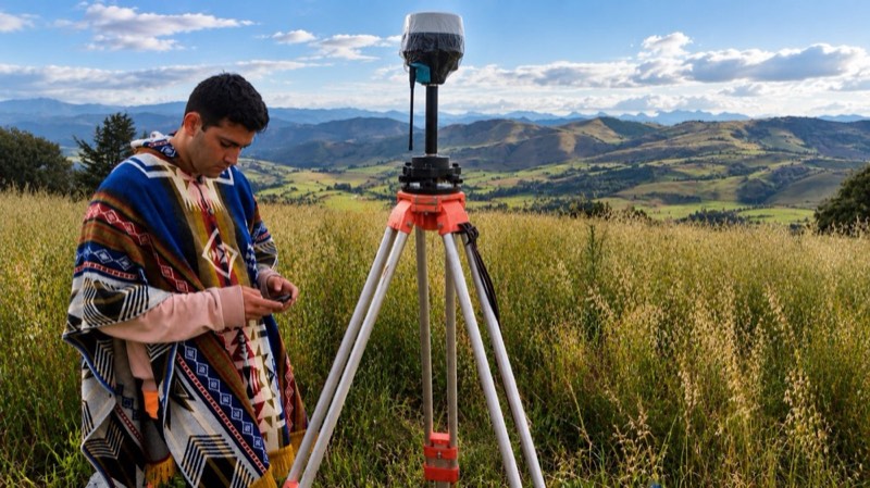 Topografía — levantamiento GNSS en campo